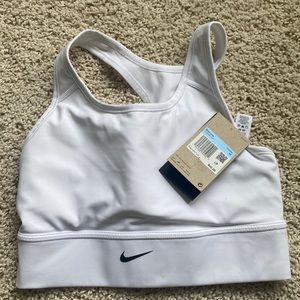 Nike white sports bra with removable cups. New with tags